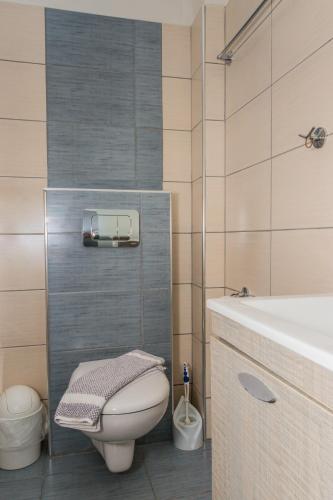 Un baño de Hotel Sunshine Matala