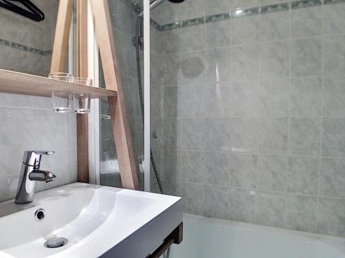 Studio lumineux avec balcon au pied des pistes - FR-1-344-175