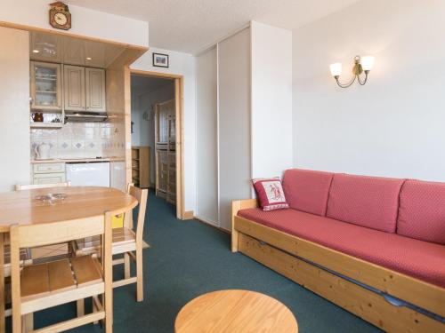 Appartement Tignes, 2 pièces, 6 personnes - FR-1-449-64にあるシーティングエリア