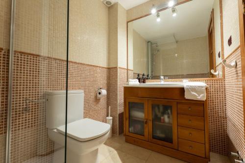 Bilik mandi di One bedroom apartment in Chueca