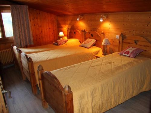 Vuode tai vuoteita majoituspaikassa Appartement La Clusaz, 3 pièces, 7 personnes - FR-1-459-26