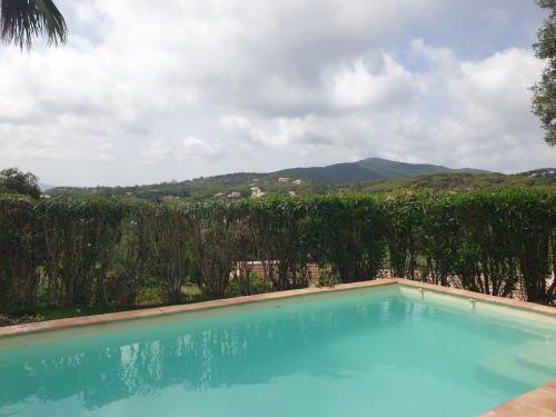 VILLA PROVENCALE AVEC PISCINE PRIVEE