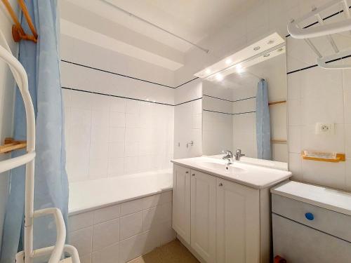 Appartement spacieux 3 pièces, au pied des pistes, balcon - FR-1-344-971