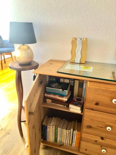Perpustakaan di apartmen