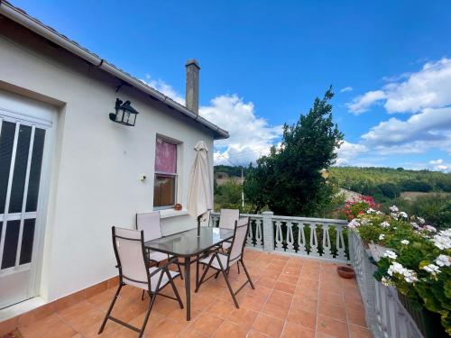Μπαλκόνι ή βεράντα στο Casa con finca en Pol, Monforte de Lemos
