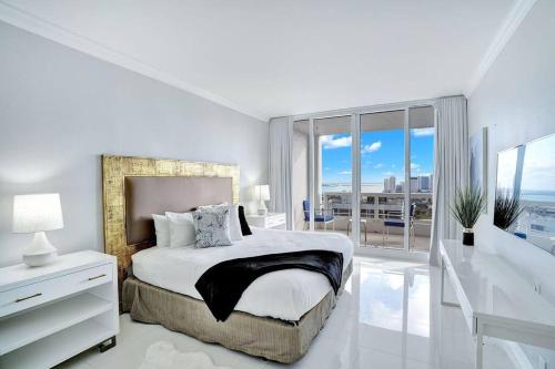 Image showcasing Sky High Penthouse! Water & City Views (top floor), Miami (updated ...