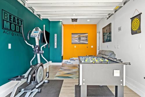 NEW 3BRs - Renovated - Waterfront - Game Room - 8mins to Beach photo 3