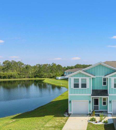NEW 3BRs - Renovated - Waterfront - Game Room - 8mins to Beach photo 5