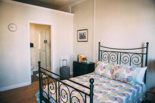HI San Diego Downtown Hostel Image