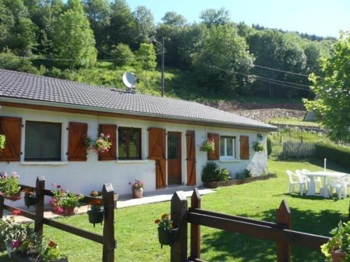Gîte Saint-Projet-de-Salers, 3 pièces, 4 personnes - FR-1-742-350