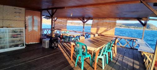 Gallery image of Ekas beach floating room and restaurant in Ekas