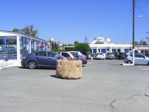 Το κτήριο όπου στεγάζεται  το ξενοδοχείο διαμερισμάτων