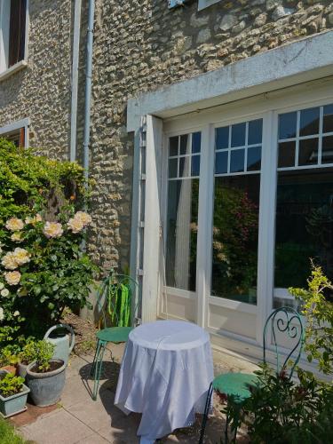 Photo de la galerie de l'établissement Maison à la campagne proche Paris, à Châlo-Saint-Mars