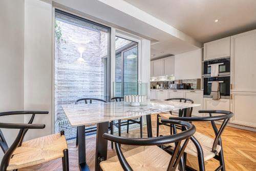 Cucina o angolo cottura di Luxury flats near Big Ben and London Eye