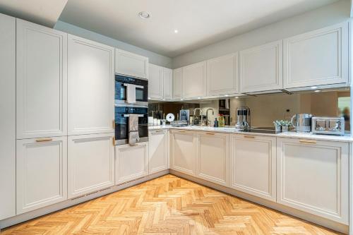 Cucina o angolo cottura di Luxury flats near Big Ben and London Eye