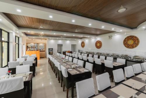 Restaurace v ubytování Hotel Ratnasambhava