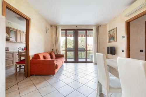 GuestHost - Apartment with Balcony nearby M3 Subway Yellow Line