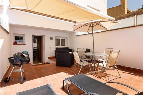 Gambar di galeri bagi Lets Holidays Big terrace house with parking di Tossa de Mar