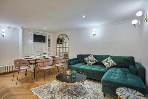 Apartment Saint Germain des Près by Studio prestige