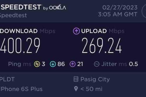 a screenshot of a cell phone showing the speediest by ovation and unordered at 1 AC BR House 400mbps, Netflix,Parking,Massager,Cook in Rodriguez