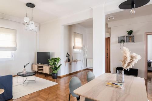 Harmonious 2BR Apartment in Exarchia by UPSTREET