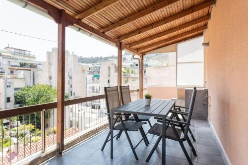 Harmonious 2BR Apartment in Exarchia by UPSTREET