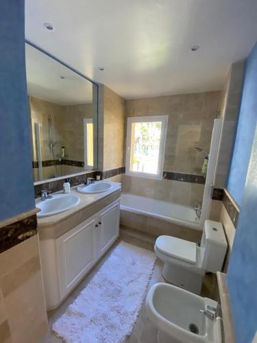 Golf Villa in Marbella, Frontline Golfvilla in RioReal Golf photo 30