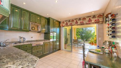Golf Villa in Marbella, Frontline Golfvilla in RioReal Golf photo 16