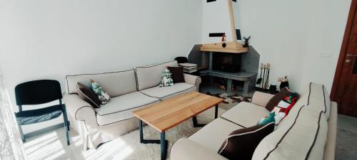 Телевизия и/или развлекателен център в Mountain Pearls Home 9