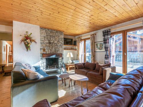 Photo de la galerie de l'établissement Appartement familial à Val-d'Isère - 5 pers, 70 m², centre, terrasse, WIFI - FR-1-519-33, à Val dʼIsère