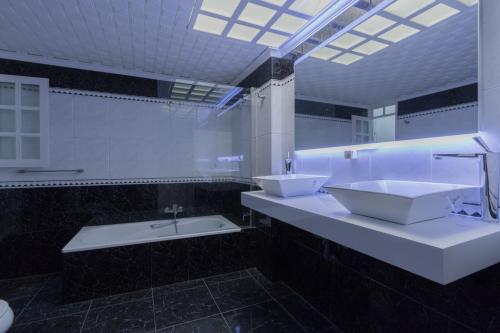 Koupelna v ubytování Las Palmas Smart Rooms