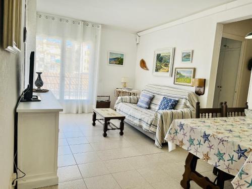 Postel nebo postele na pokoji v ubytování GRECIA 2 D - apartamento