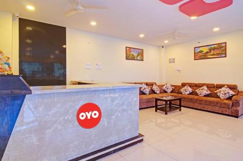 Ruang duduk di Hotel O Lakshmi Royal Inn