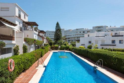 Nice 3 Bedroom Apartment, next to the beach, with pool