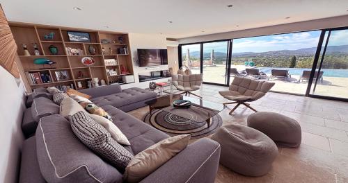 Χώρος καθιστικού στο Luxury house, St tropez 20mns! Stunning view, serene & private