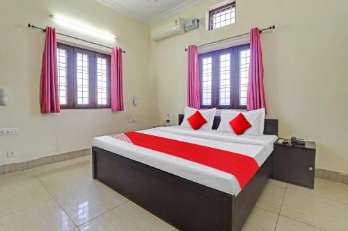 Кровать или кровати в номере Balindira Guest House