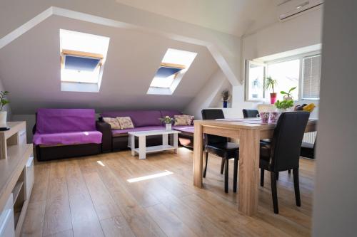 Apartment Andro,Trnje, private garage