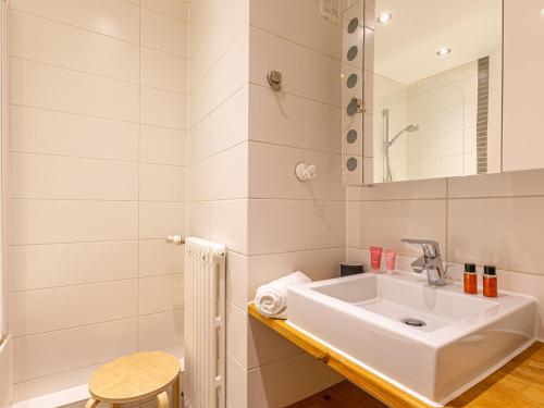 Ванная комната в Appartement lumineux et confortable avec wifi à Val-d'Isère - FR-1-694-129