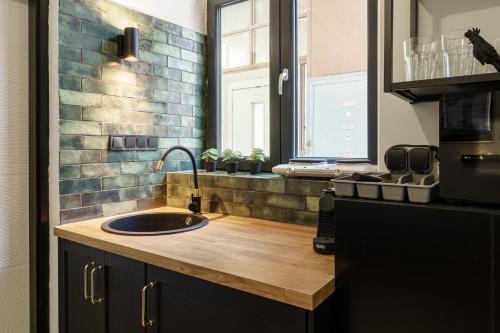 Η κουζίνα ή μικρή κουζίνα στο Hungarikum Studios