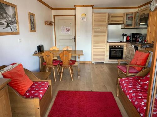 Appartement 3 pièces 6 pers avec balcon, accès piscine, à 700m du centre de Valloire. - FR-1-263-437