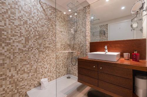 Parque das Nações 1BR with Pool by LovelyStay