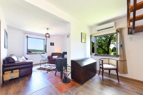 Ruang duduk di Wildernest Holiday Home