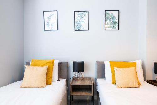 Fotografie z fotogalerie ubytování Modern Apartments with Sea Views, Steps from Brighton Beach & The Royal Pavilion v destinaci Brighton & Hove