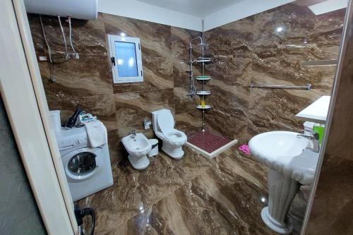 Koupelna v ubytování villa Heljos apartaments