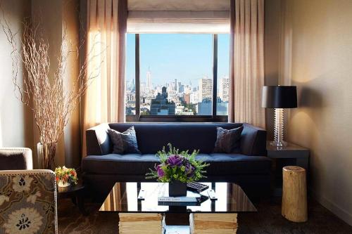 Ruang duduk di Soho Grand Hotel