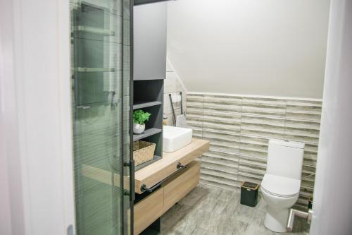 Un baño de NOMAD Apartments