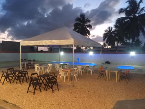 Un restaurante u otro lugar para comer en Hotel Vilas