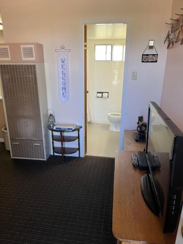 Gallery image of Bluebird Motel in Claresholm