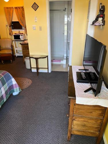 Gallery image of Bluebird Motel in Claresholm
