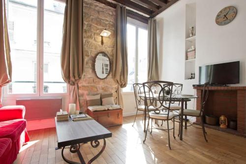 Authentic Apartment Marais
